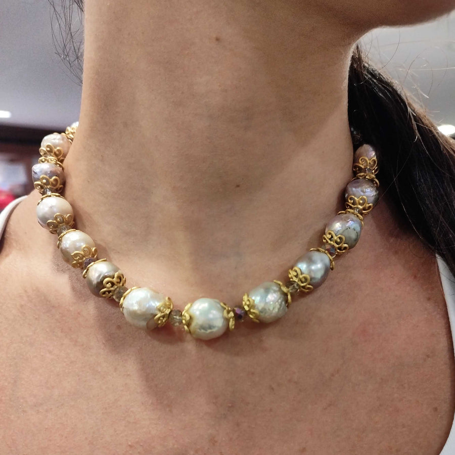 Retro Pearl Necklace