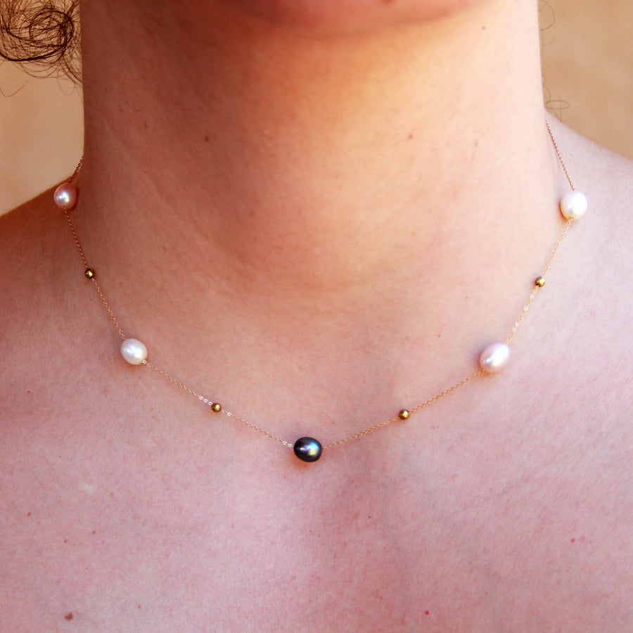 18k gold pearl necklace | short pearl necklace