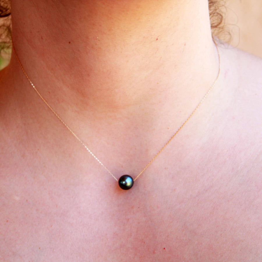 Black Pearl Pendant Necklace 18K Gold