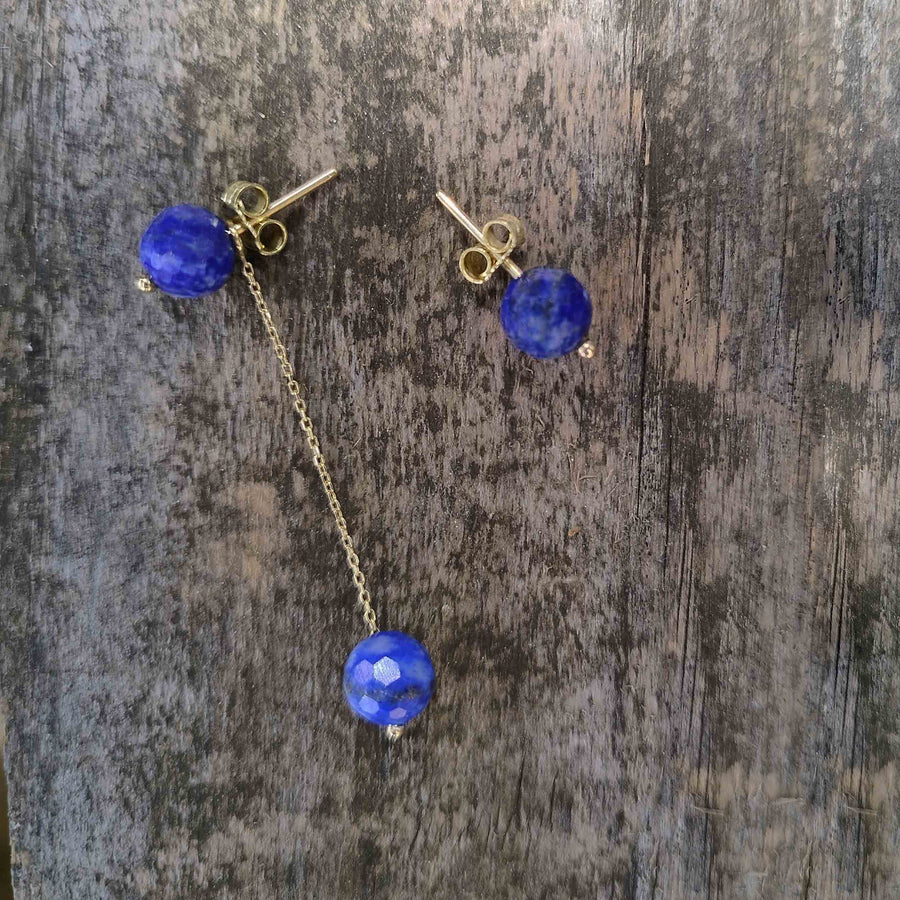 lapiz lazuli asymmetric earrings in solid gold | september birthstone