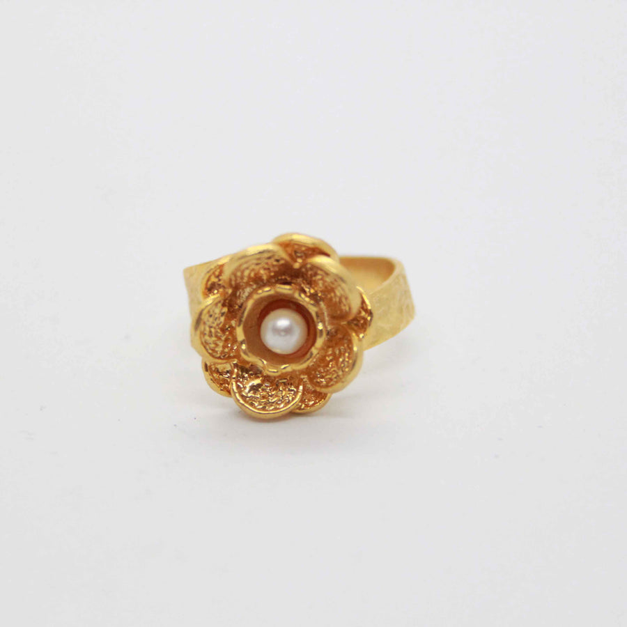 Hammered Flowers Ring
