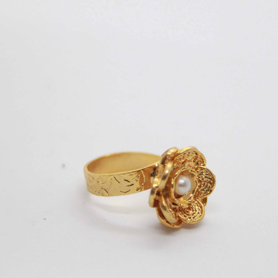 Hammered Flowers Ring