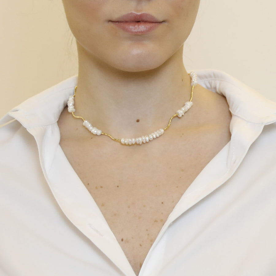 white pearls necklace 