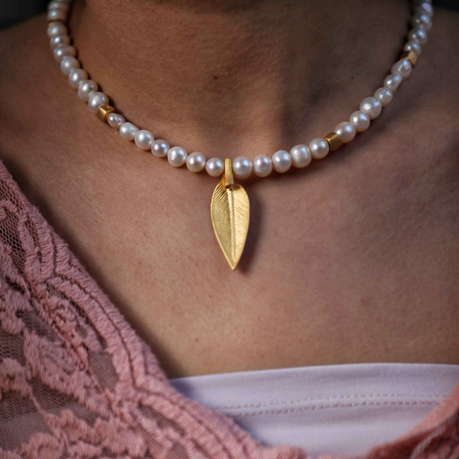Plume Pearl Necklace