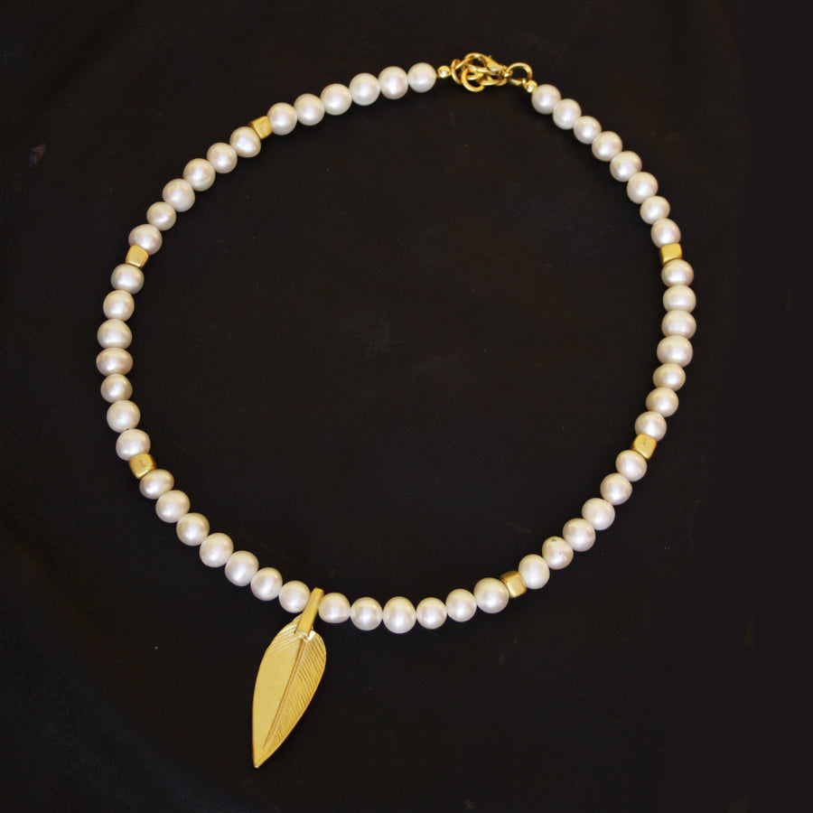 Plume Pearl Necklace
